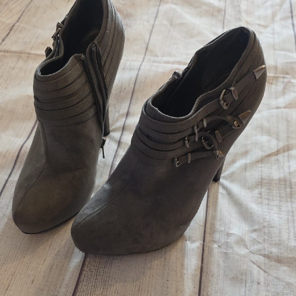 Guess Dark Gray Heeled Boots